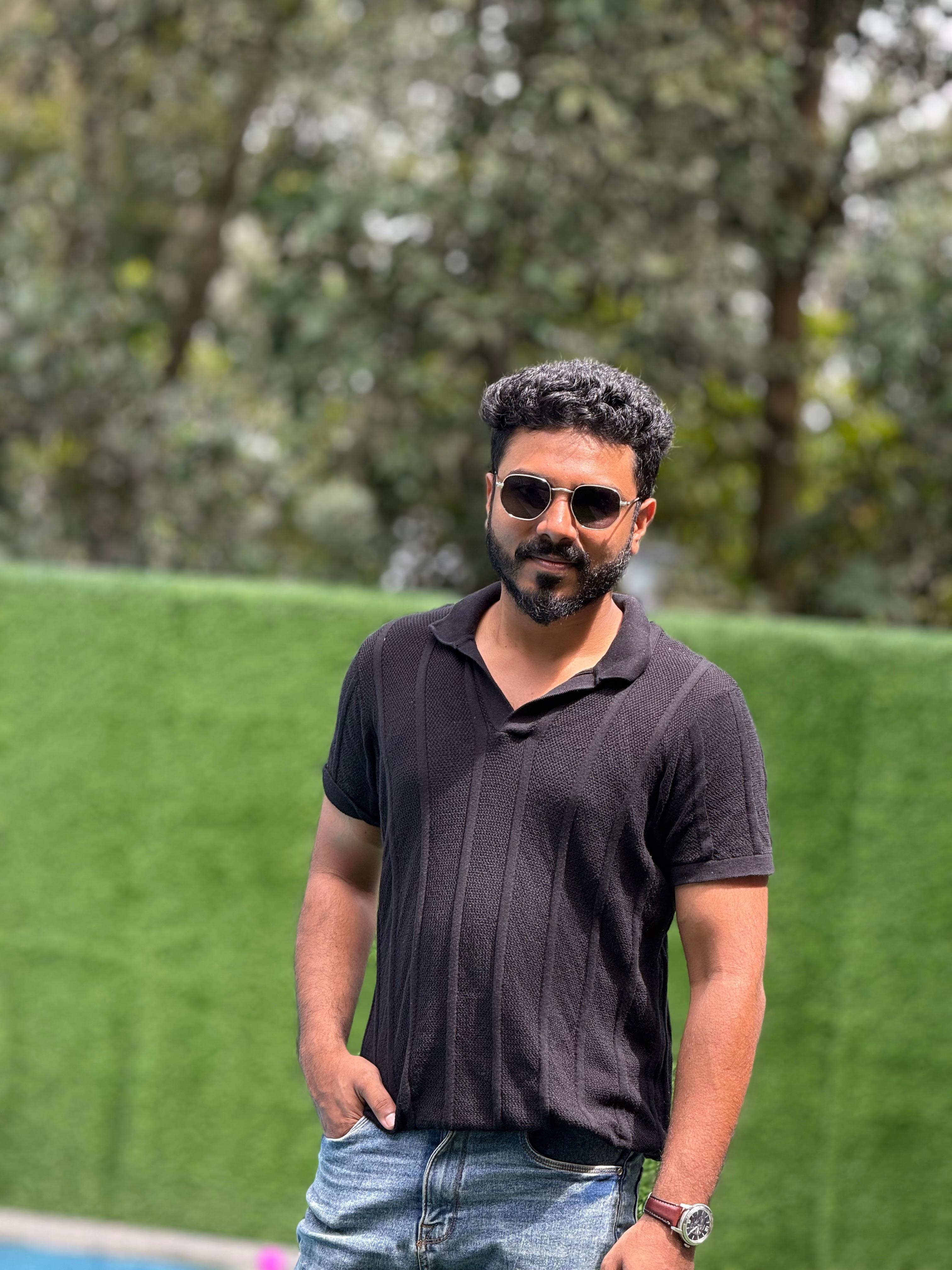 Rahul Eisen smiling outdoors